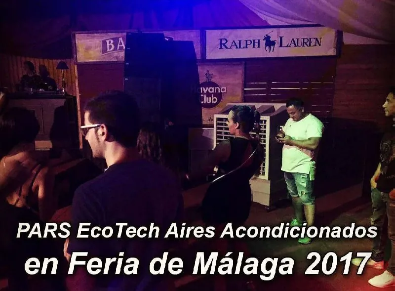 ECO-12000: público en una caseta de la Feria de Málaga 2017 con un climatizador evaporativo PARS EcoTech